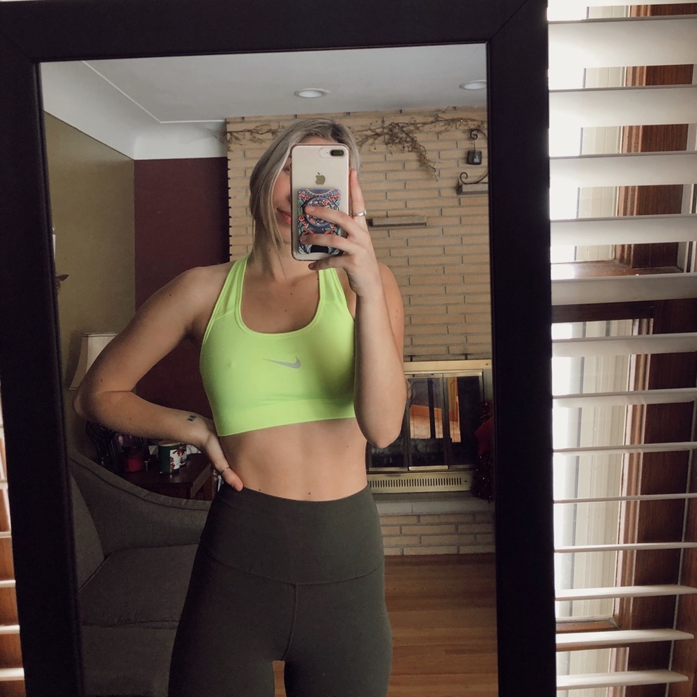 Sports bra